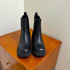 Steven madden black booties!